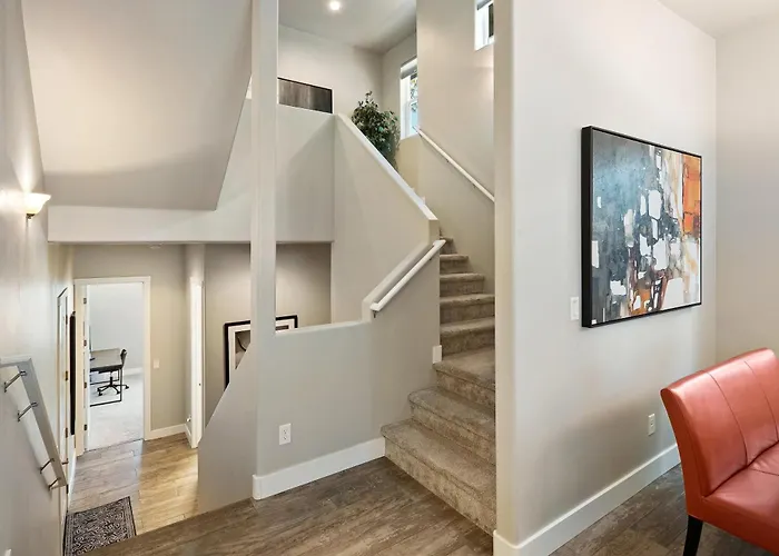 Villa Pinnacle Pines Forest Views Modern With Ev Charger Direct Trail Access *