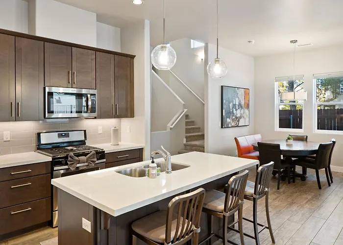 Pinnacle Pines Forest Views Modern With Ev Charger Direct Trail Access *