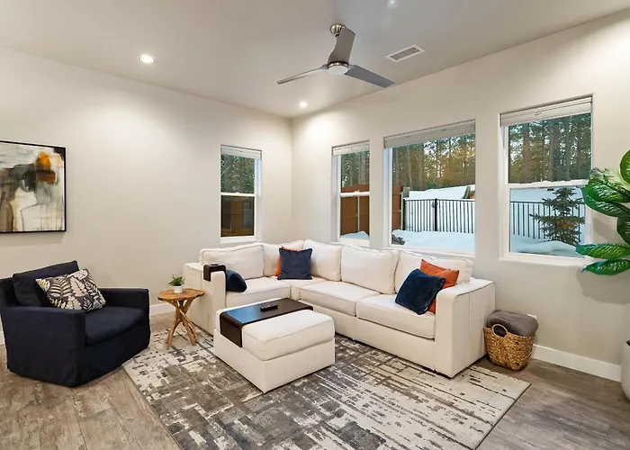 Villa Pinnacle Pines Forest Views Modern With Ev Charger Direct Trail Access