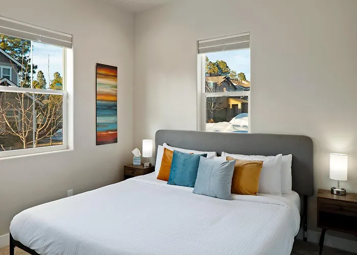 Villa Pinnacle Pines Forest Views Modern With Ev Charger Direct Trail Access